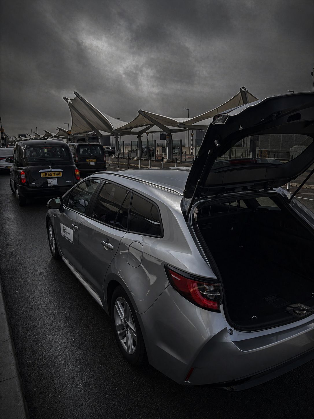 Northampton airport transfers taxi to Heathrow, Gatwick, Luton and Stansted